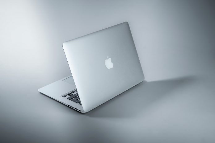 How to Clean MacBook Screen